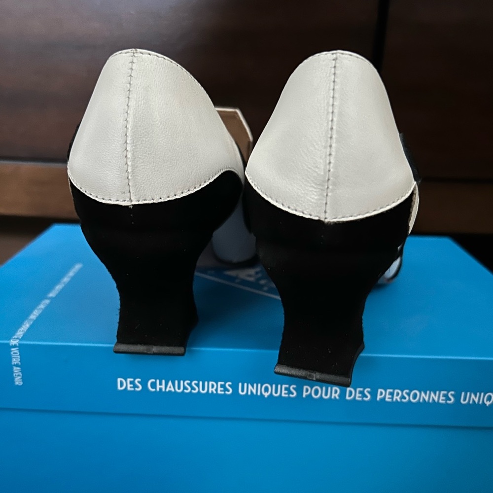 NIB Fluevog Kaija Heart Heeled Loafers - Picture 6 of 8